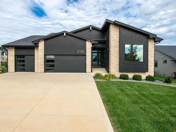 17725 Valley View Dr, Clive, IA 50325