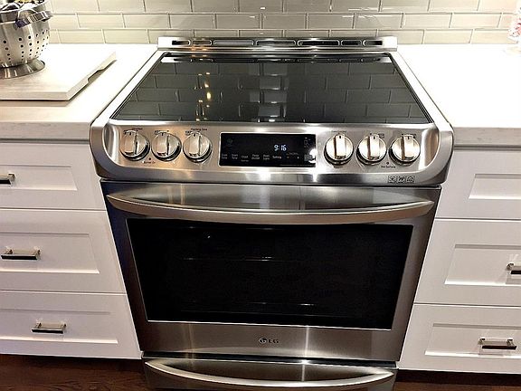 5th image of 1818 Augusta Dr APT 18