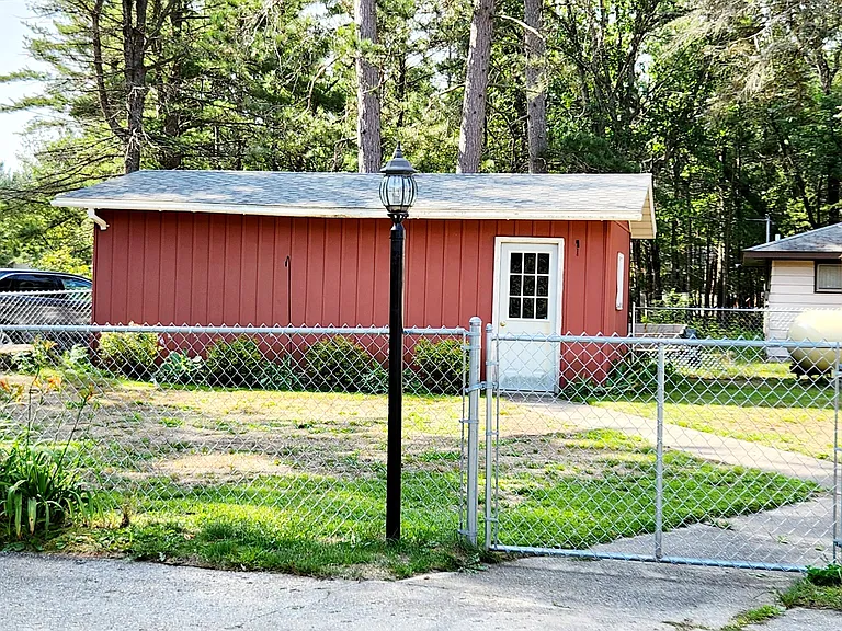 Detached Garage