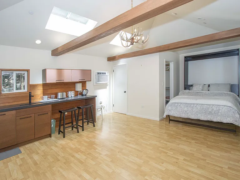 71 Toussin Ave — Photo 33