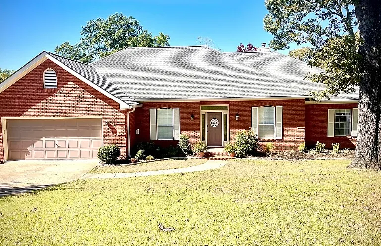 107 Lake Ridge Dr — Photo 1
