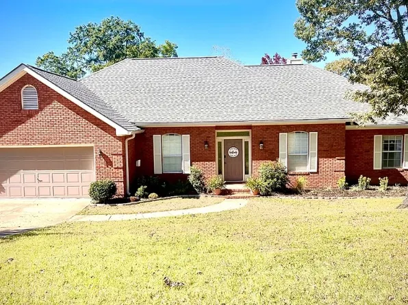 107 Lake Ridge Dr, Enterprise, AL 36330