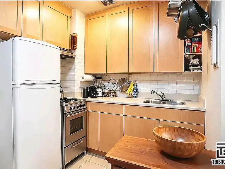 200 E 28th St #5B — Photo 4