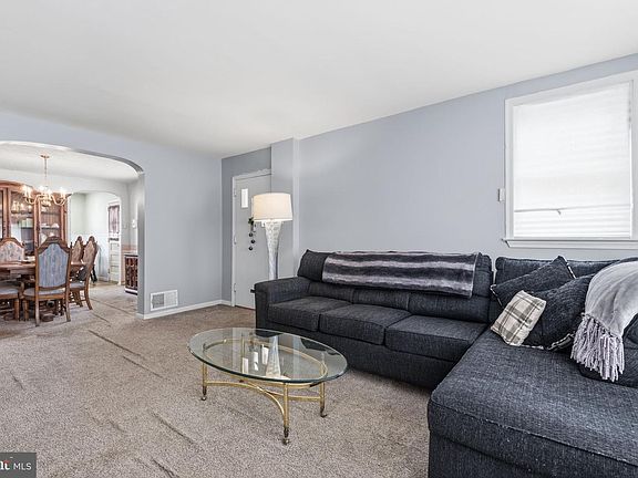 4th image of 2755 Rhawn St