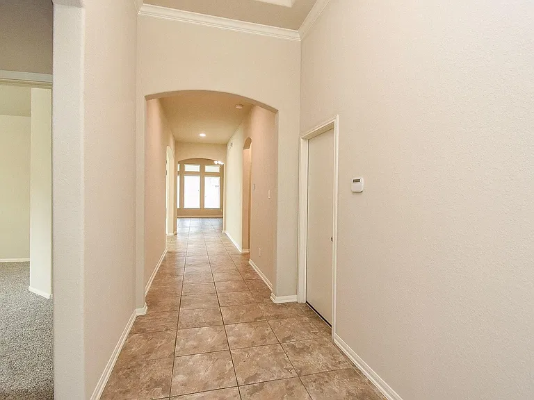 4215 Mill Oaks Dr — Photo 7