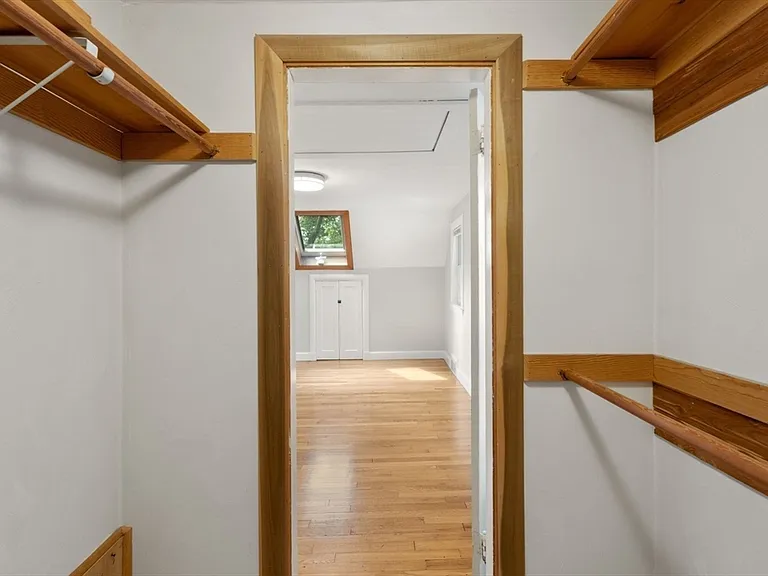 42 Elinor Rd — Photo 5