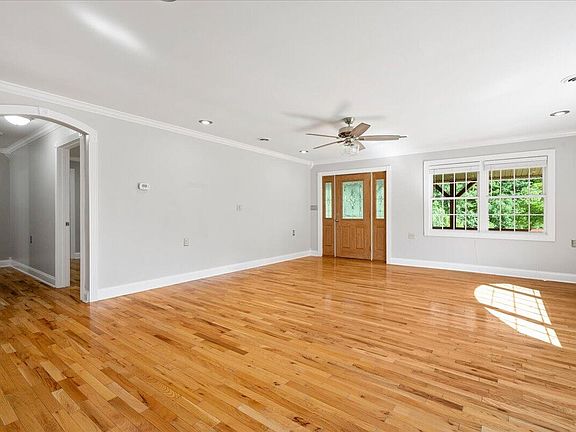 3rd image of 3449 Barkers Branch Rd