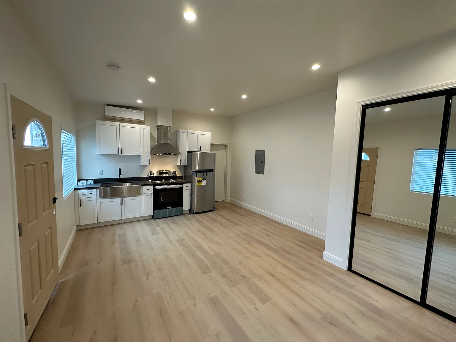 6616 Telegraph — Photo 2