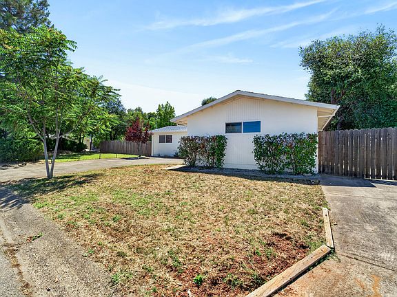 3rd image of 3886 Alma Ave