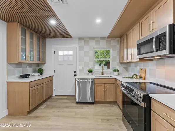681 New Castle Court #B, Lakewood, NJ 08701
