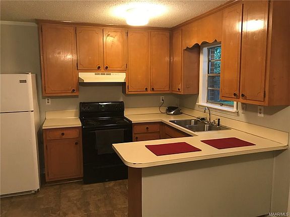 2nd image of 6634 Pinebrook Dr