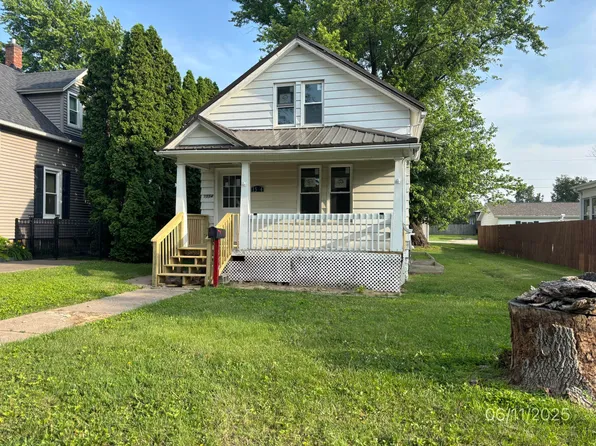 1554 Washington St, Muscatine, IA 52761