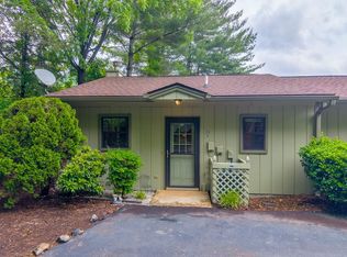 35A Mint Lake Ct W, Franklin, NC 28734
