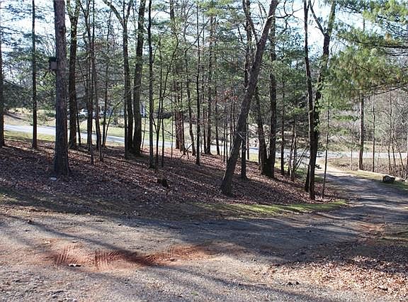 4th image of 2671 Logan Dr