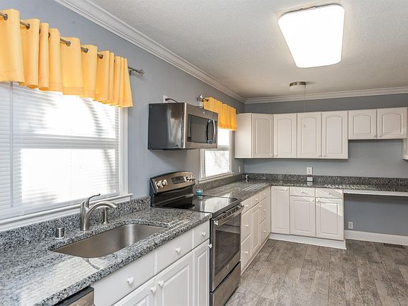 5th image of 122 Saint Phillip Dr