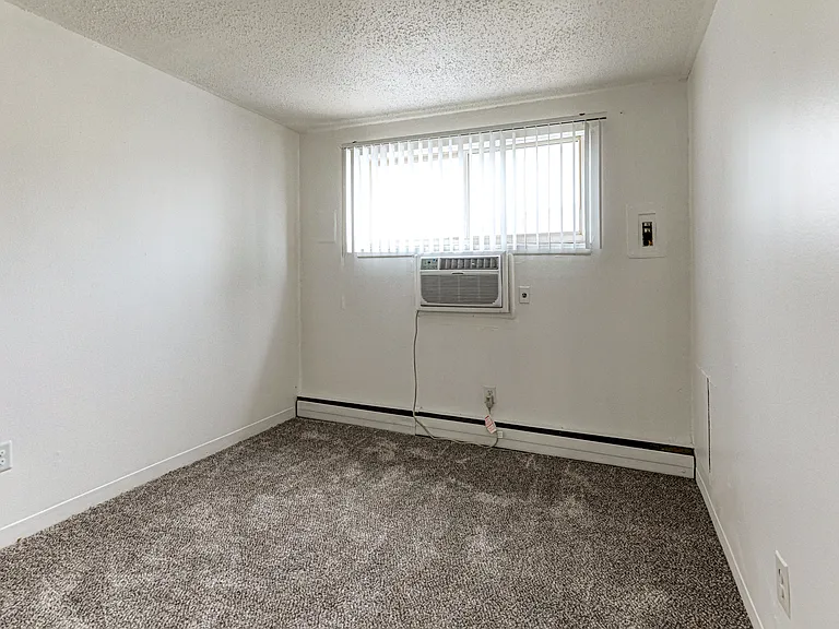Manor House Apartments — Photo 25