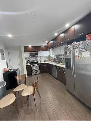 3rd image of 25-34 31st St Penthouse 7