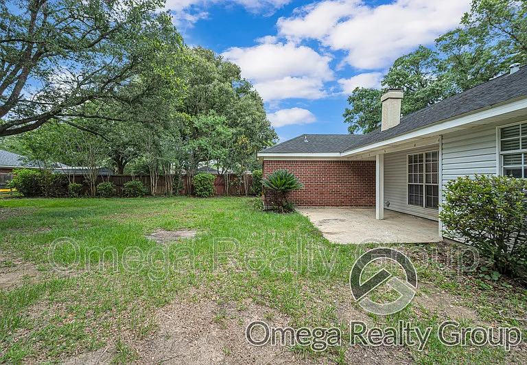 1380 Lexington Way — Photo 32
