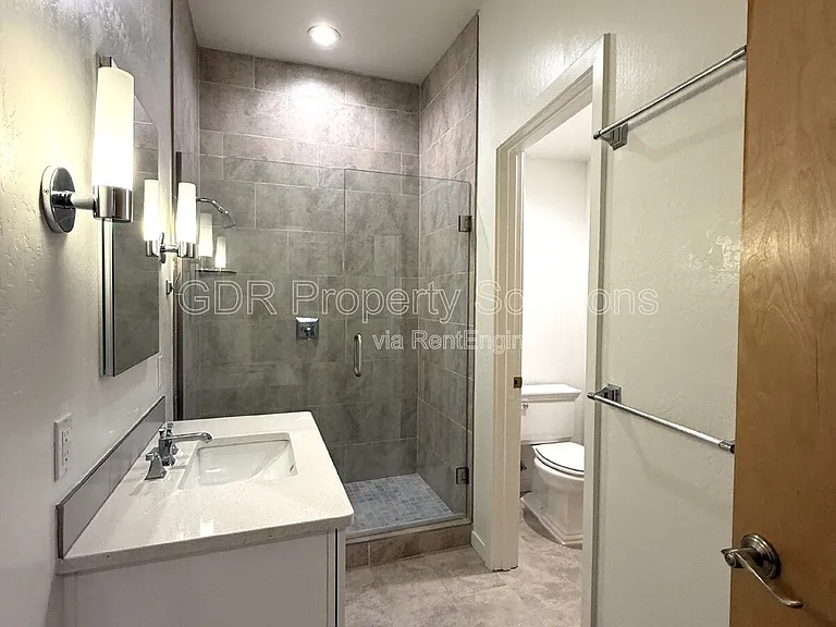 3600 Central Ave SE — Photo 13