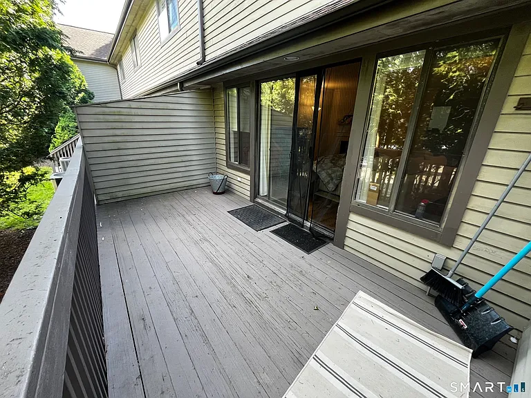 2289 Bedford St #D13 — Photo 21