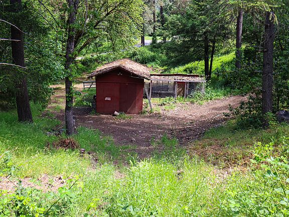 4th image of 2345 Wards Creek Rd