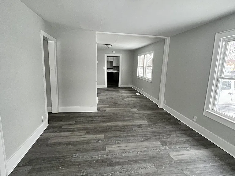 1201 S Delphos St — Photo 2
