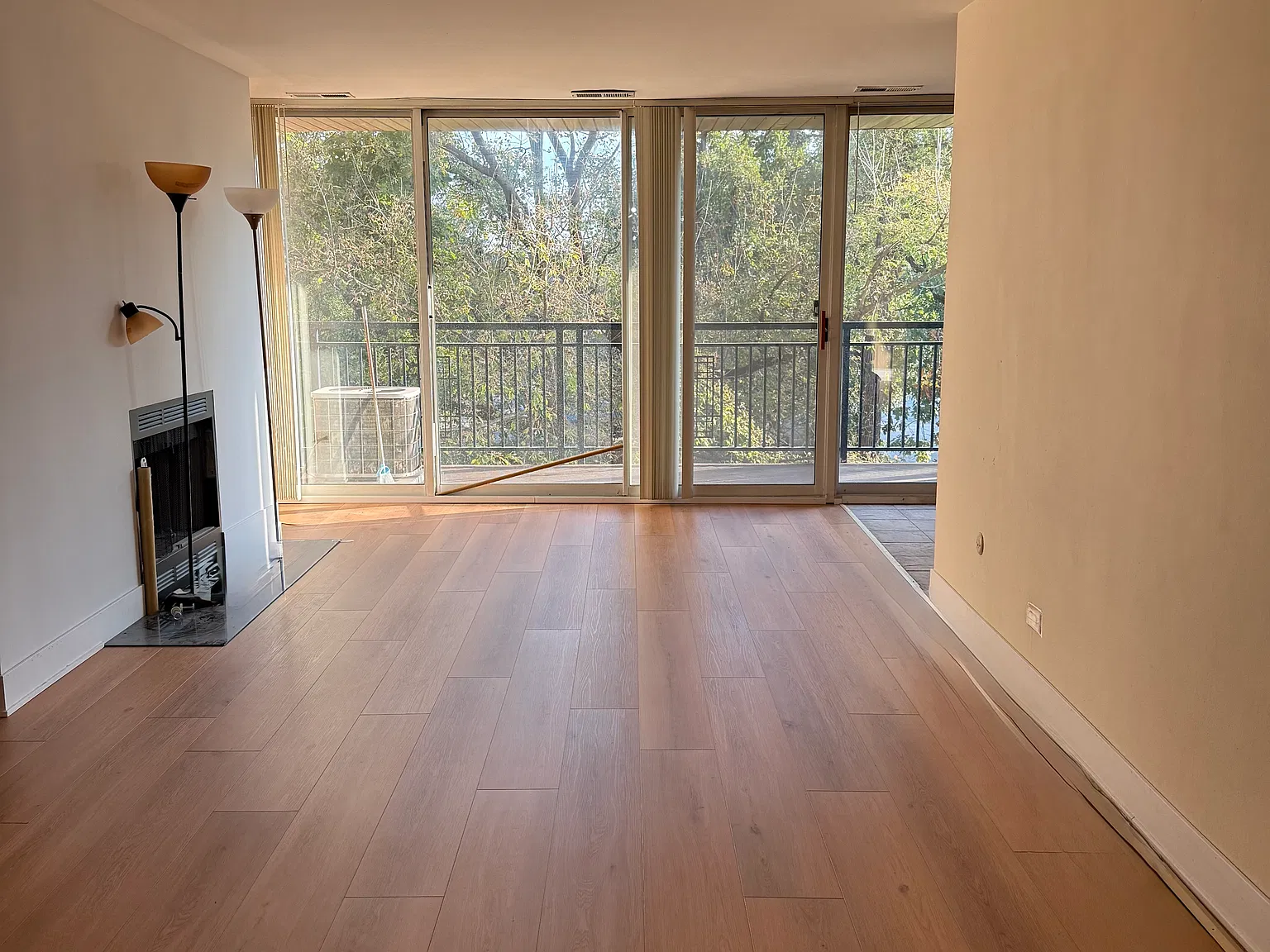 2 bed, 1020 sqft, $2,200 — Photo 3