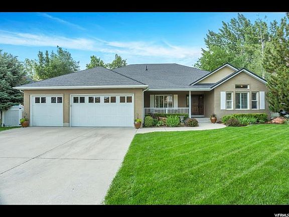 3rd image of 2755 E Palma Way