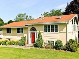 252 Carolina Rd, Yorktown Heights, NY 10598