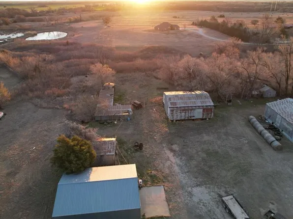 N 13th St, Blackwell, OK 74631