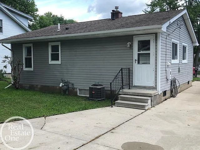 50799 Holt St — Photo 3