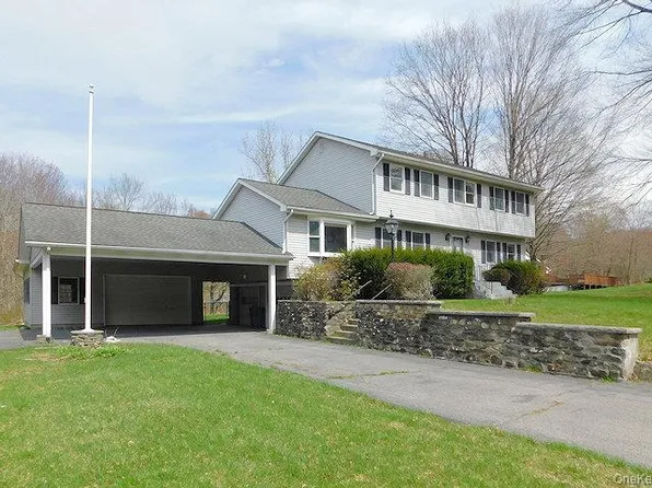 83 Hunt Road, Wallkill, NY 12589