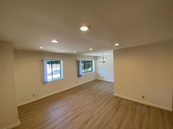 5th image of 214 N Louise St APT 1