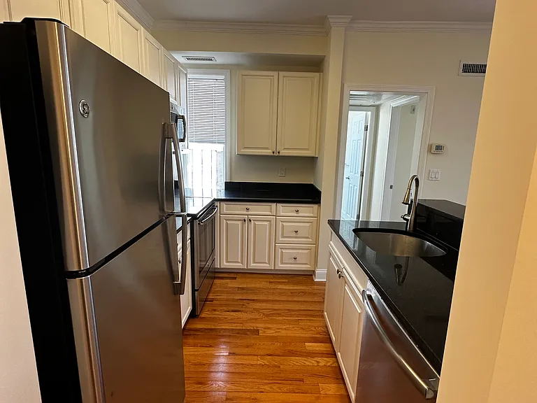 3 Chauncy St #11D — Photo 4