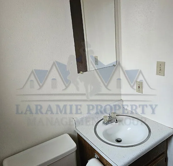 714 Downey St #2 — Photo 8