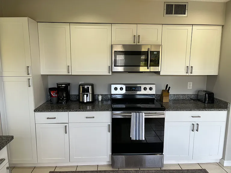 3918 Shady Glen Ln — Photo 8