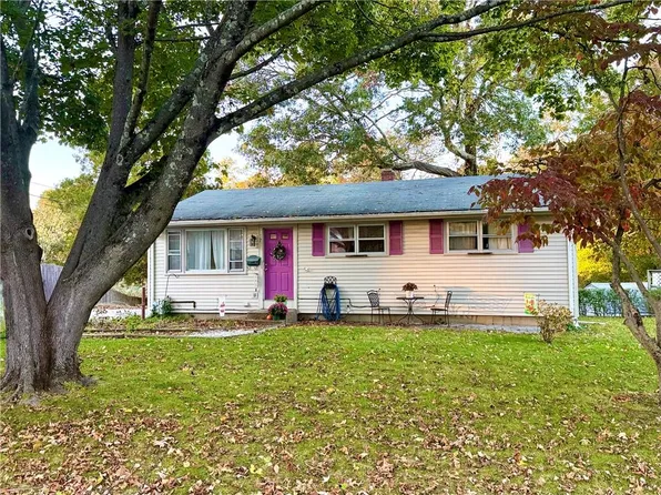 97 Keeley Ave, Warwick, RI 02886