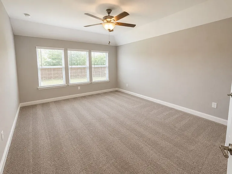 2816 Redbud Ln — Photo 18