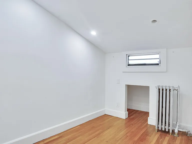 385 Madison St #3 — Photo 5