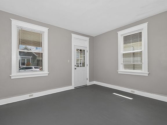 5th image of 2741 Dakota Ave