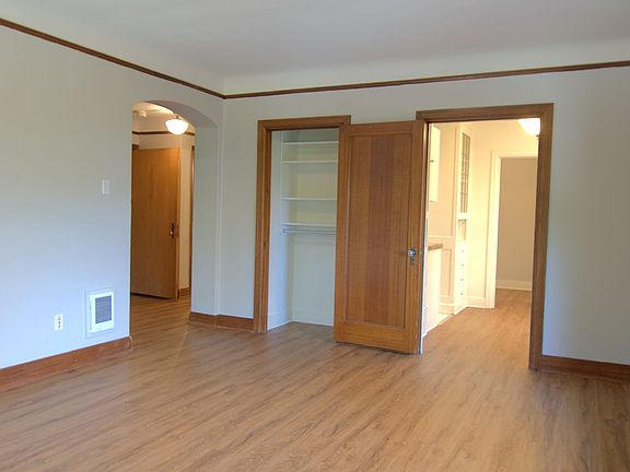3rd image of 1001 N Yakima Ave #210