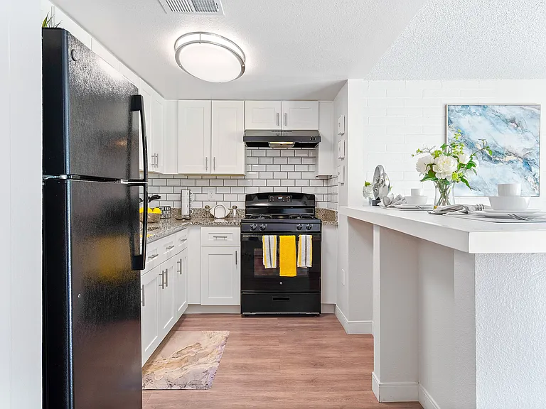Seventh Apartments Kitchen and Appliances