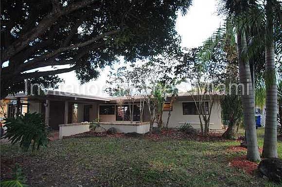 1st image of 2454 Bimini Ln
