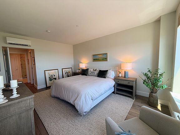 4th image of 387 Commercial Street 526 #1