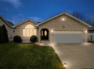 5721 W 90th Pl, Oak Lawn, IL 60453