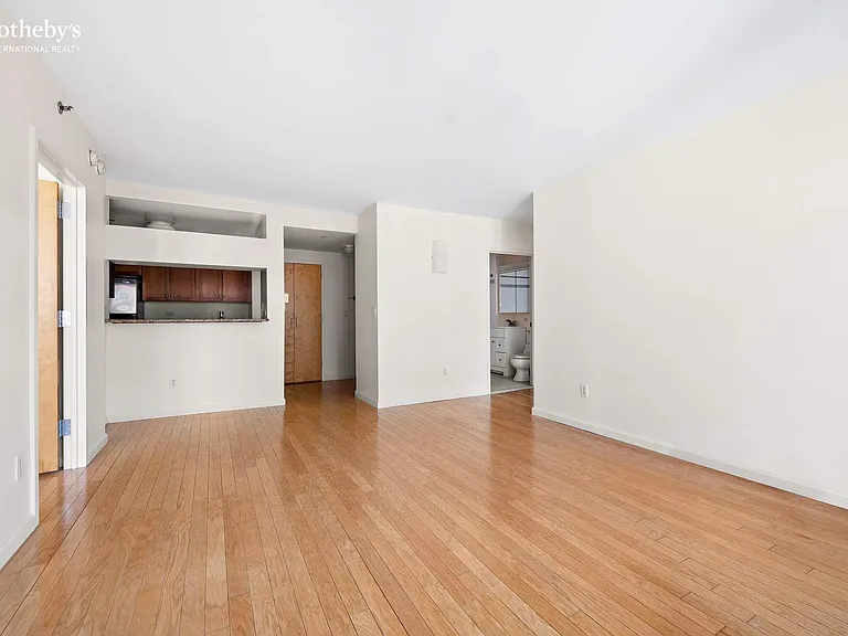 520 W 23rd St #8B — Photo 8