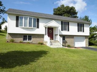 1590 Randow Rd, York, PA 17403