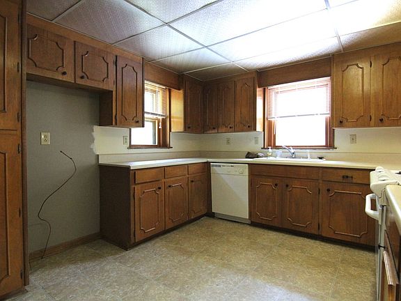 3rd image of 125 Roman Cir