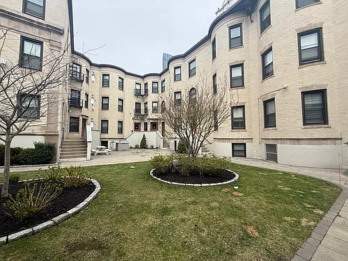 12 Albemarle Ct #A Photo 1