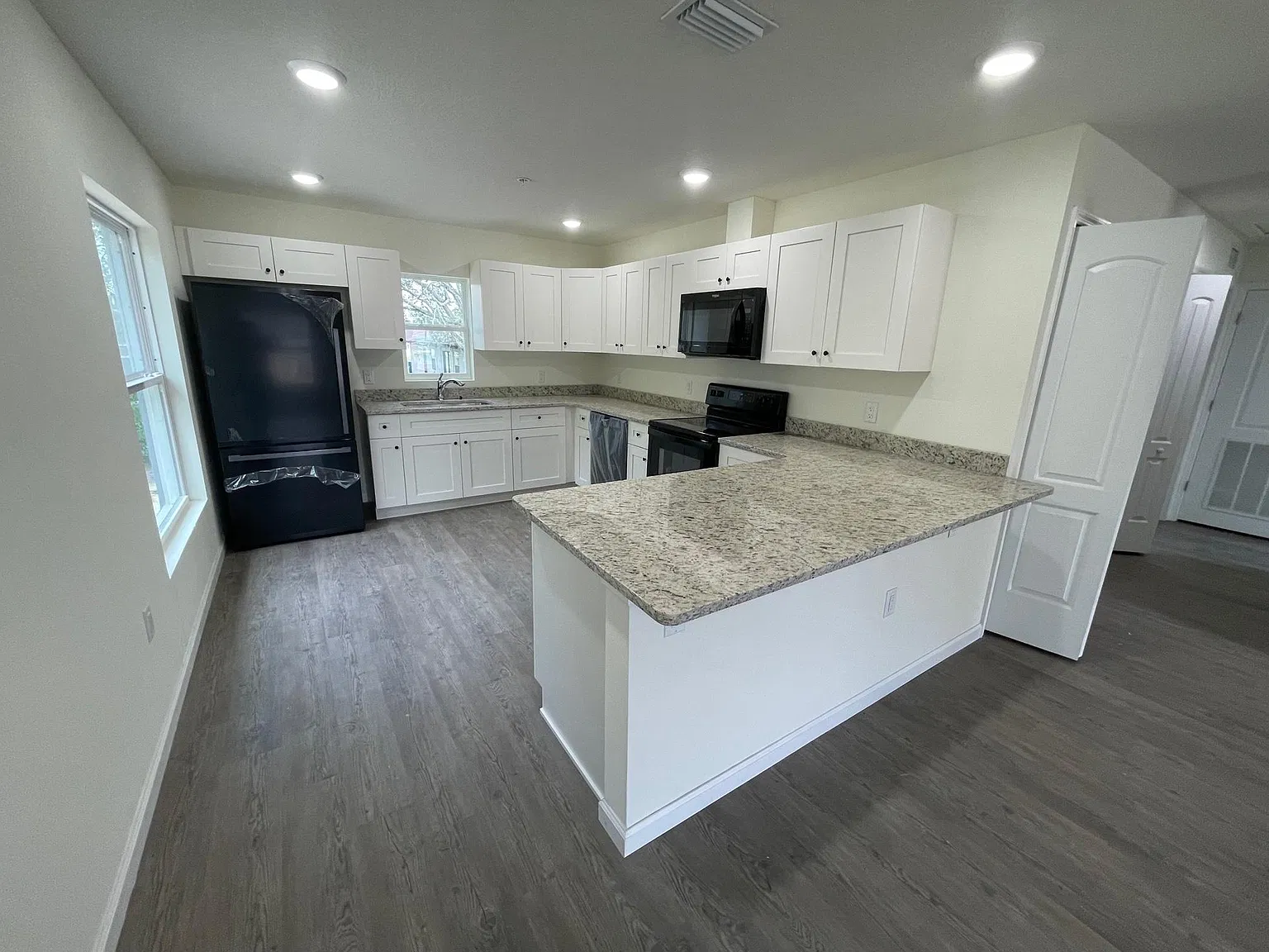 2 bed, 1010 sqft, $1,495 — Photo 4